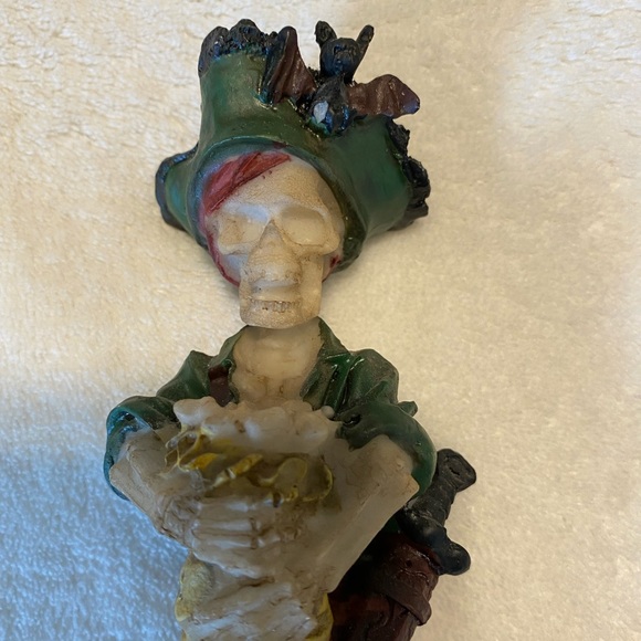 Pirate Skeleton Figure - Picture 3 of 11